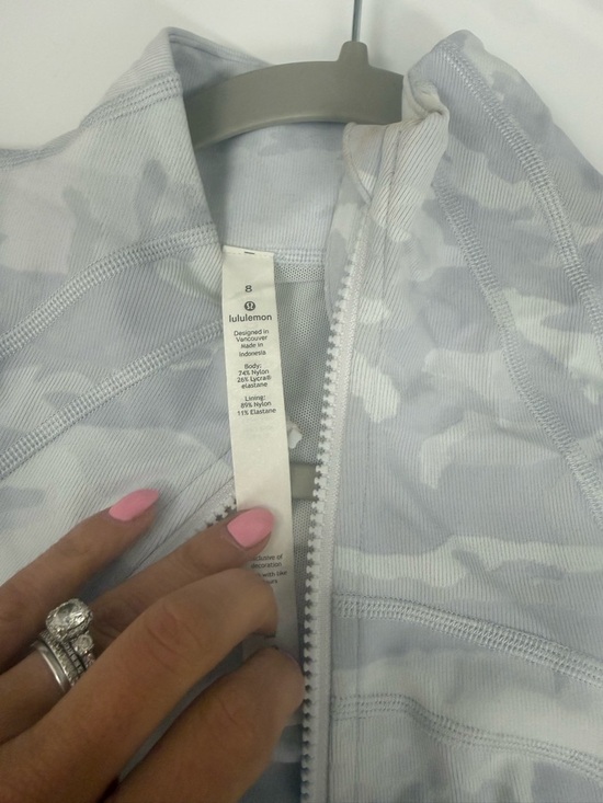 lululemon athletica Light Gray Textured Active Jacket - Picture 4 of 4